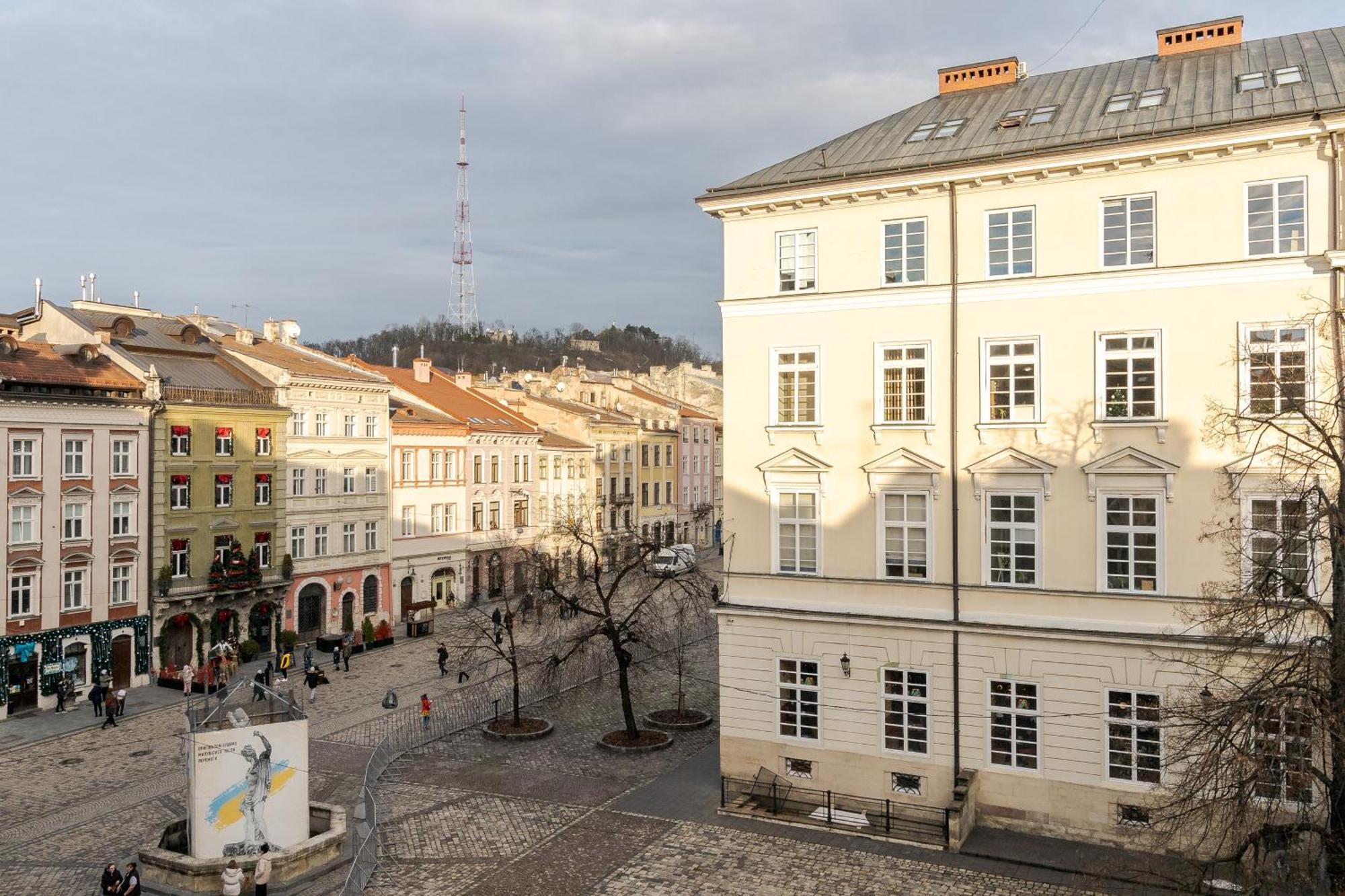 Inshiapartments On Rynok Square Lviv Exterior photo