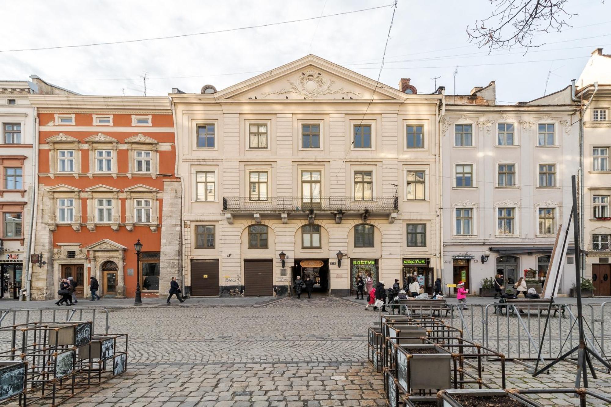 Inshiapartments On Rynok Square Lviv Exterior photo