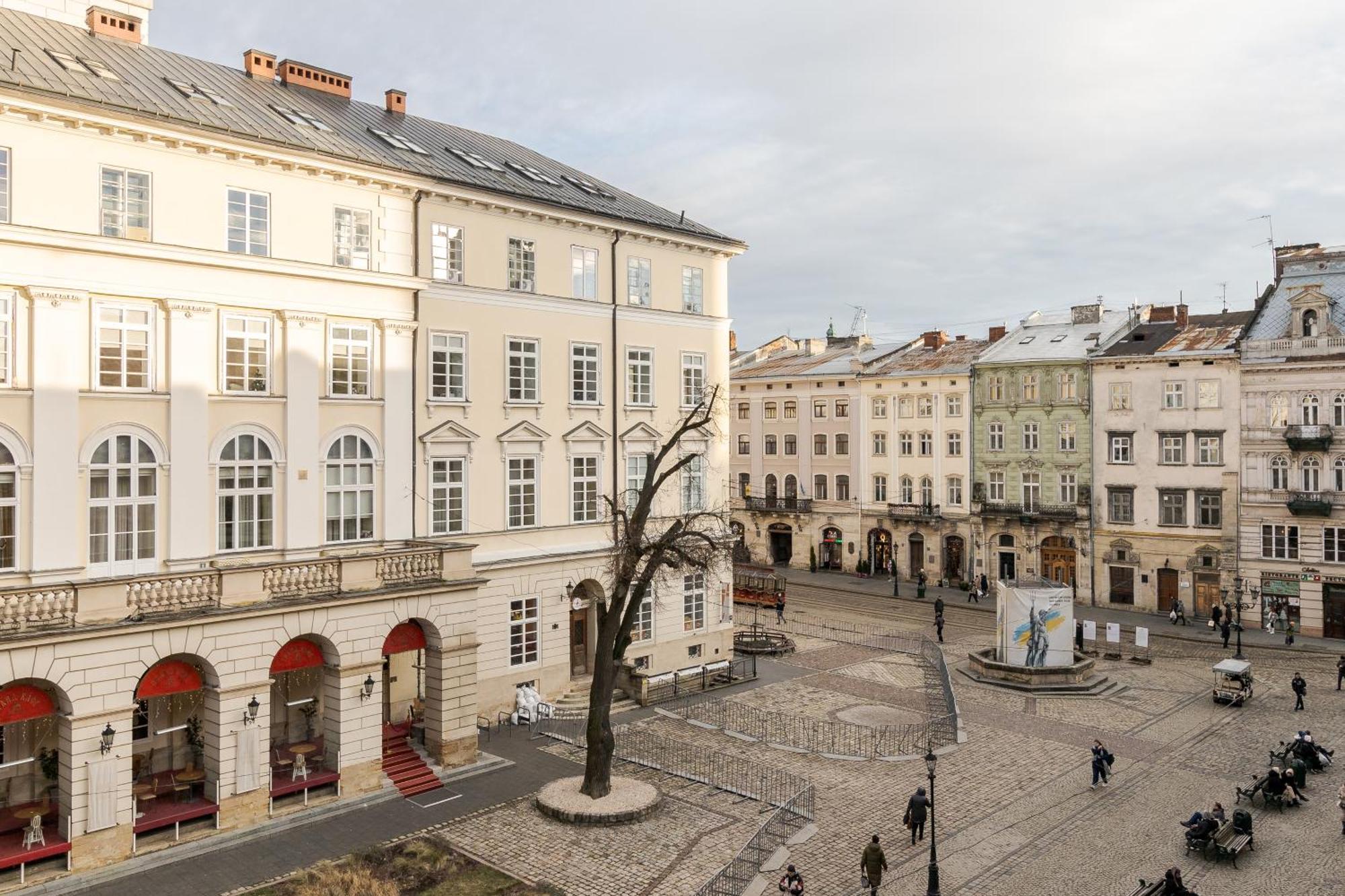 Inshiapartments On Rynok Square Lviv Exterior photo